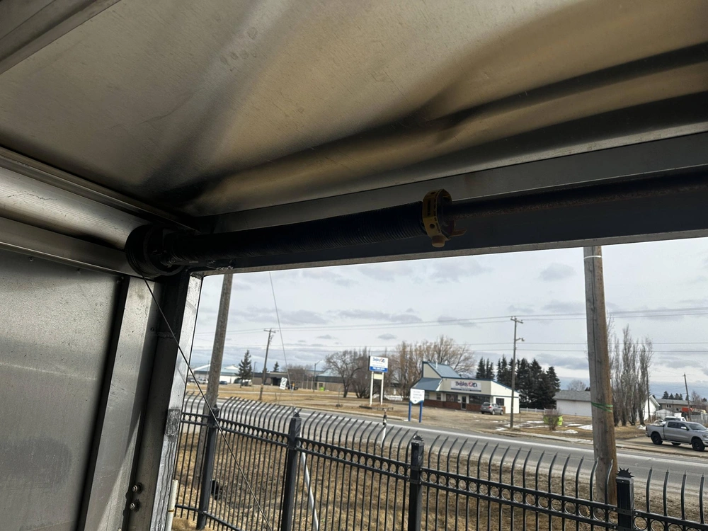 2010 Featherlite 3500 alt