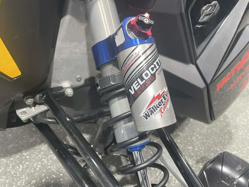 2023 Polaris INDY 850 XCR MATRYX 136 **DOSSIER PASSAGER!!**