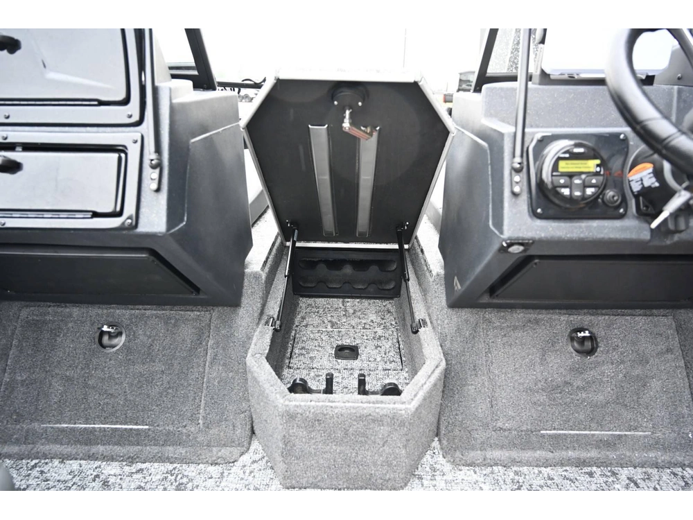 2026 Tracker Targa V 18 Combo alt