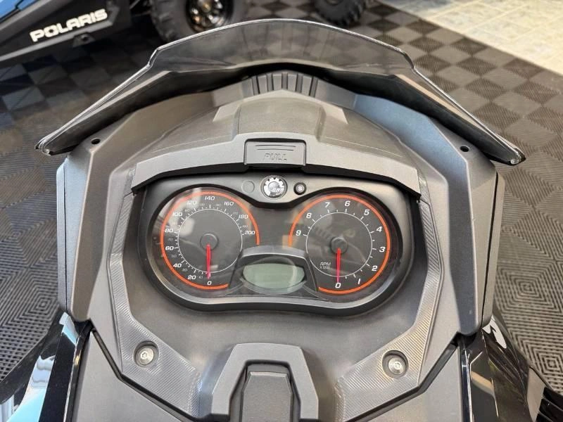 Ski-doo Renegade 800r Backcountry 2017 alt