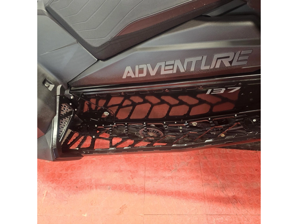 2024 Polaris 650 Indy Adventure 137 alt