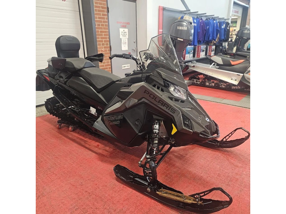 2025 Polaris 650 Indy Adventure 137 alt