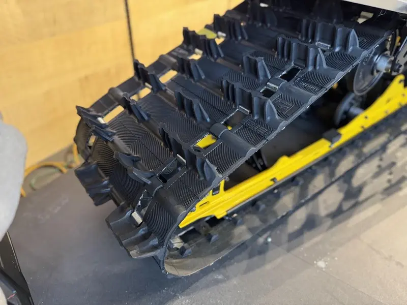 2026 Ski-Doo Summit néo + 600 EFI