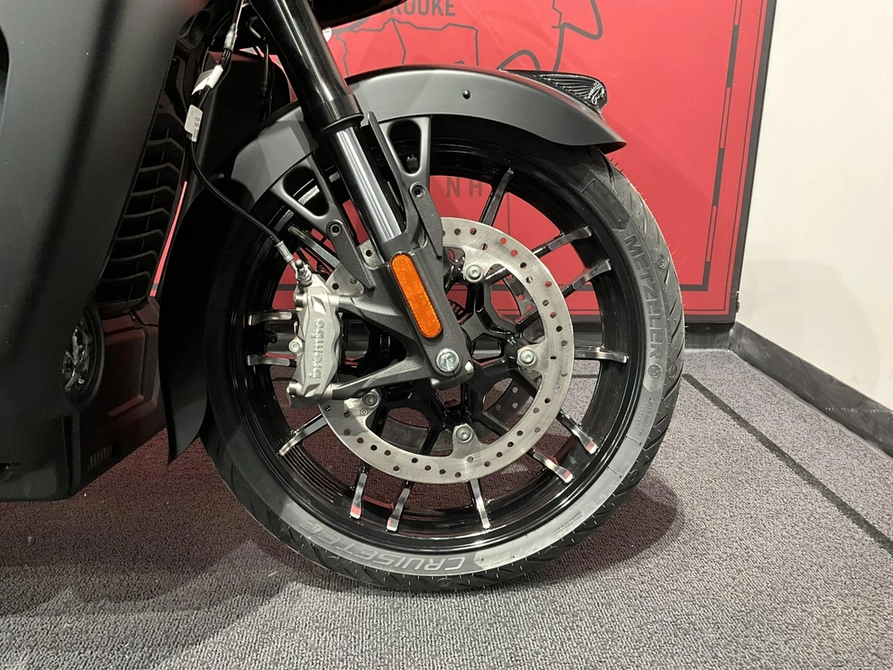 Indian Motorcycle Pursuit Dark Horse + 112 + Powerband Audio Package 2026 alt