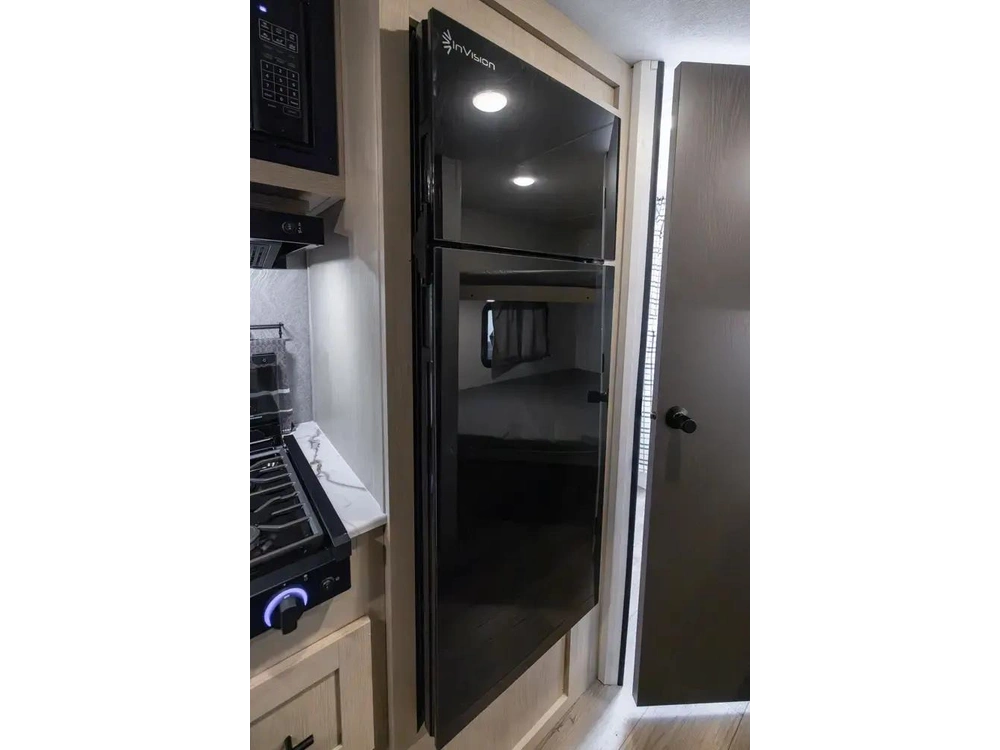 Coachmen Shasta 18dbl 2026 alt