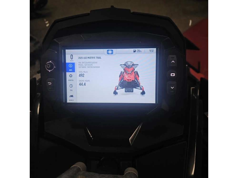 2025 Polaris 650 Indy Adventure 137 alt