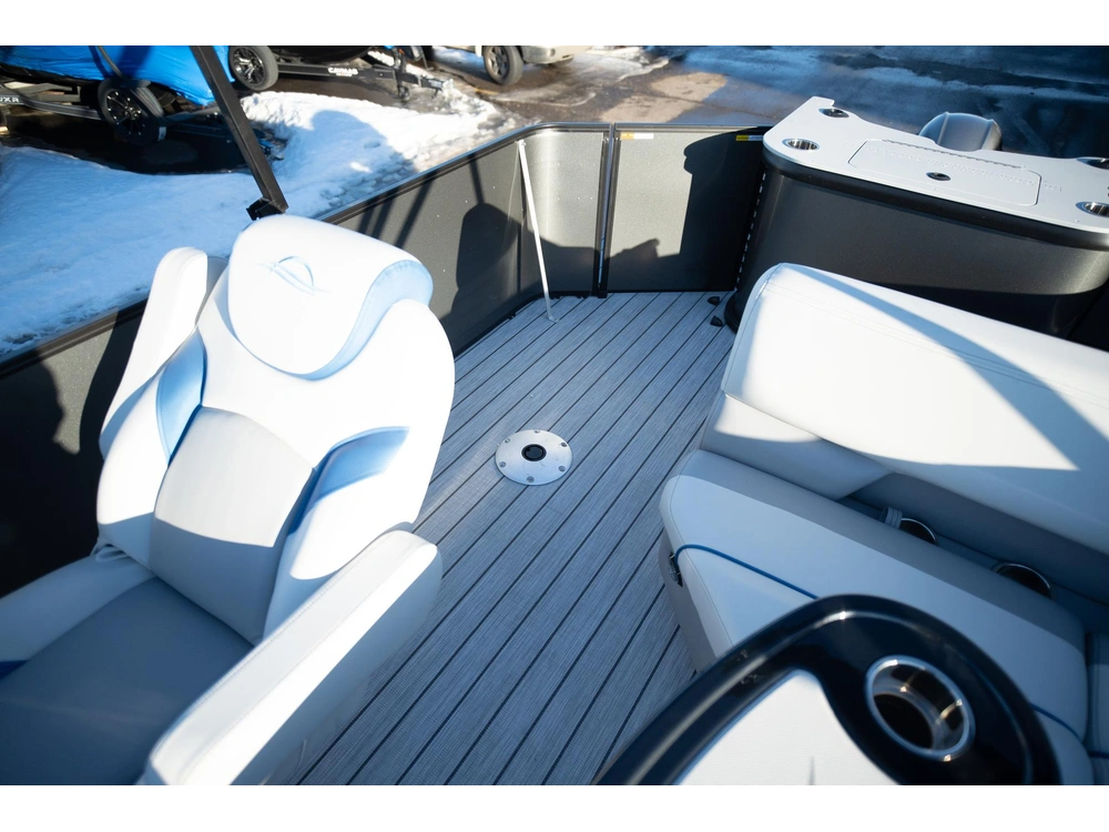 2025 Suncatcher Select 20f alt