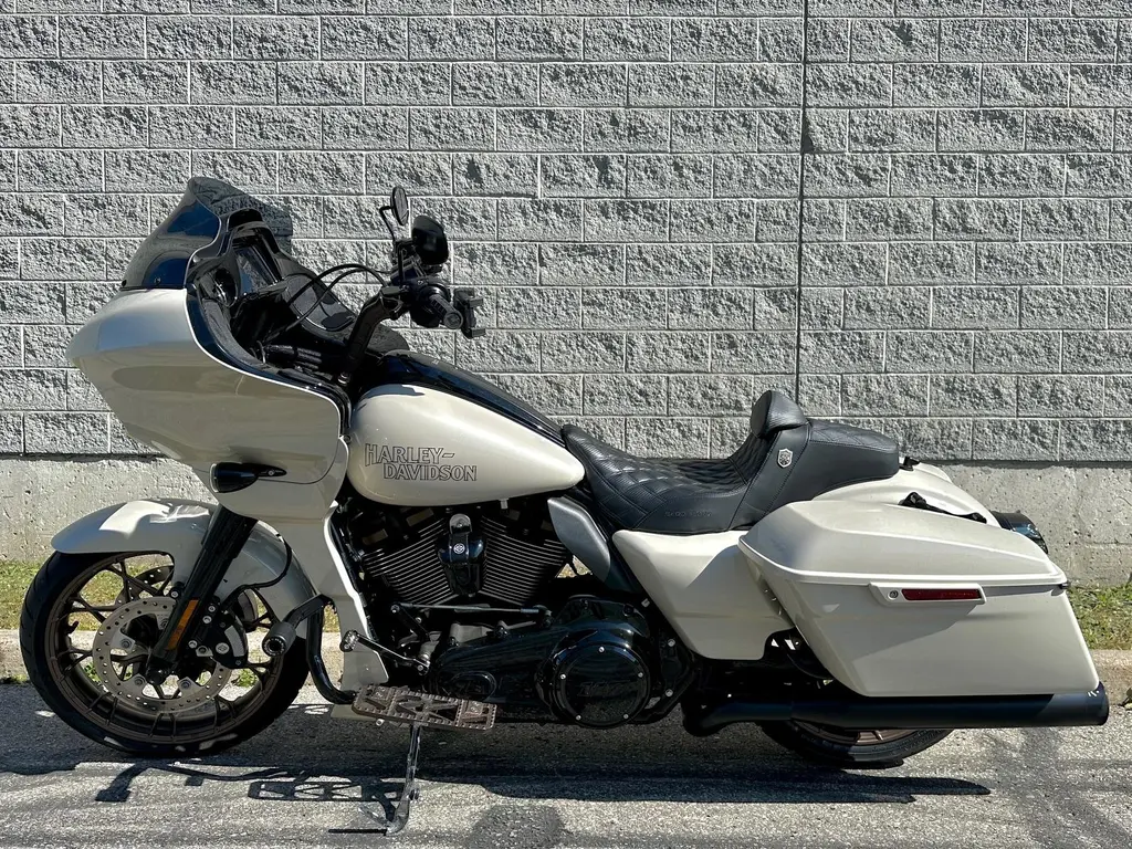 Harley-Davidson Road GlideFLTRXST 2023