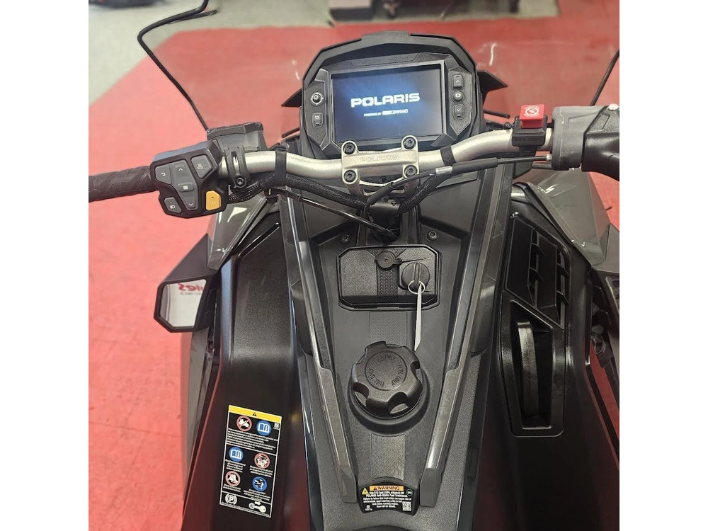 2025 Polaris 650 Indy Adventure 137 alt