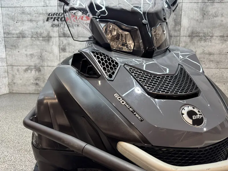 Ski-Doo Skandic SWT 600 Etec | 5300km + Chenille 24po neuve 2016