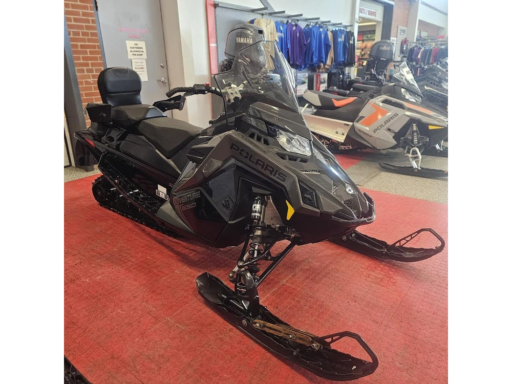 2025 Polaris 650 Indy Adventure 137 alt