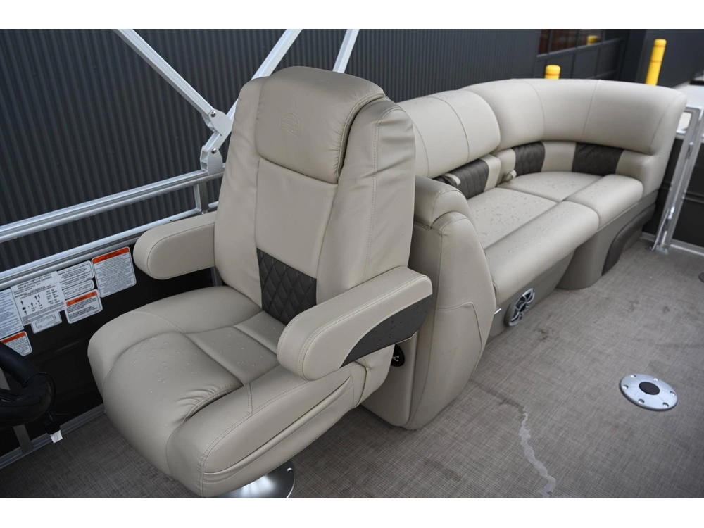 2025 Sun Tracker Party Barge® 22 Xp3 alt