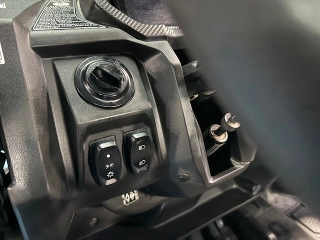 2023 Cfmoto Uforce 600 alt