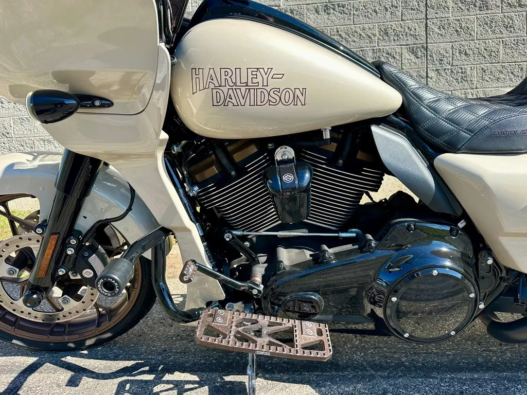Harley-Davidson Road GlideFLTRXST 2023