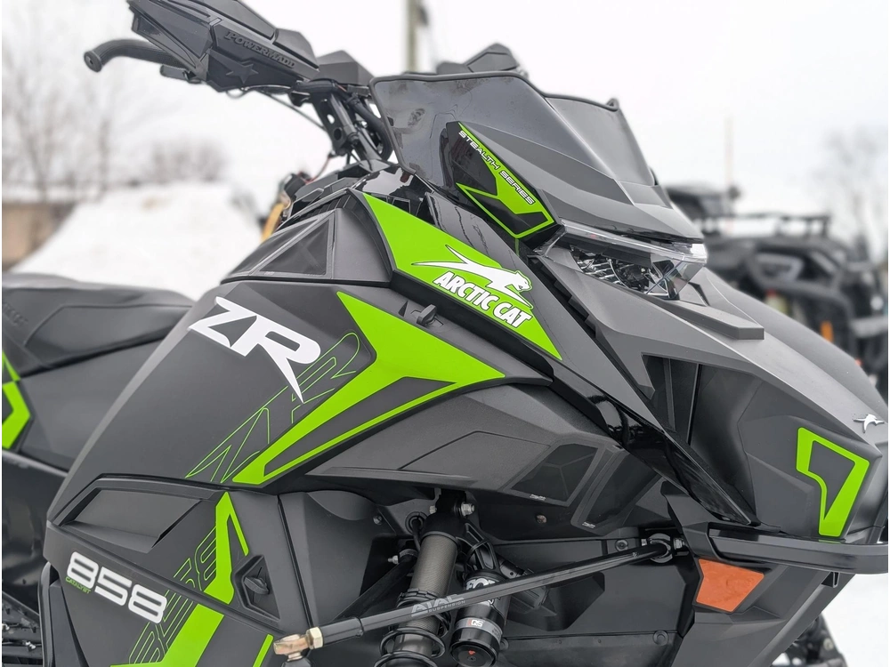 2026 Arctic Cat Zr 858 137 Atac Es Cn Grn Démo | Suspension Ajustable | 🧭 Garmin G8 – Navigation Intégrée Haute Définition 🧭 | alt