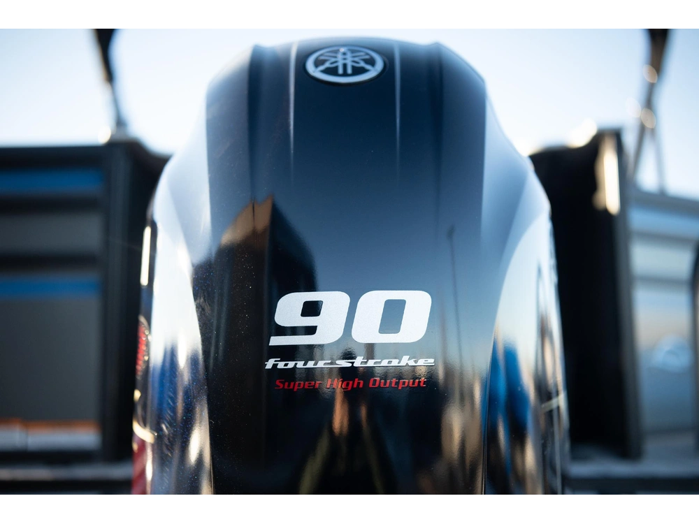 2025 Suncatcher Select 20f alt