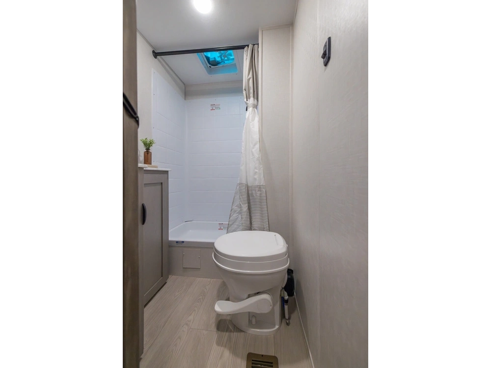 2026 Forest River Viking 22bhsr alt