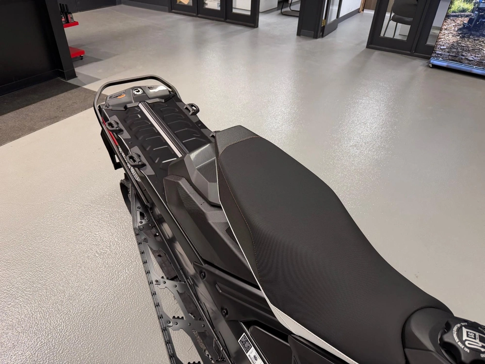 Ski-doo Backcountry Adrenaline 600 R E-tec 2026 alt