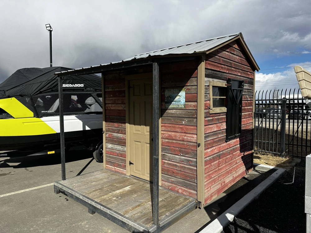 2016 Custom Cabin alt