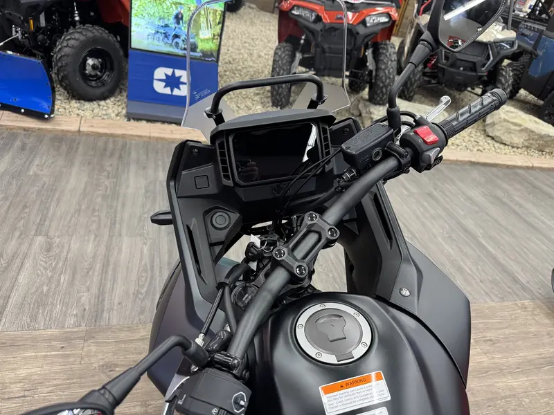 2025 Honda NX500 ABS thumbnail 4