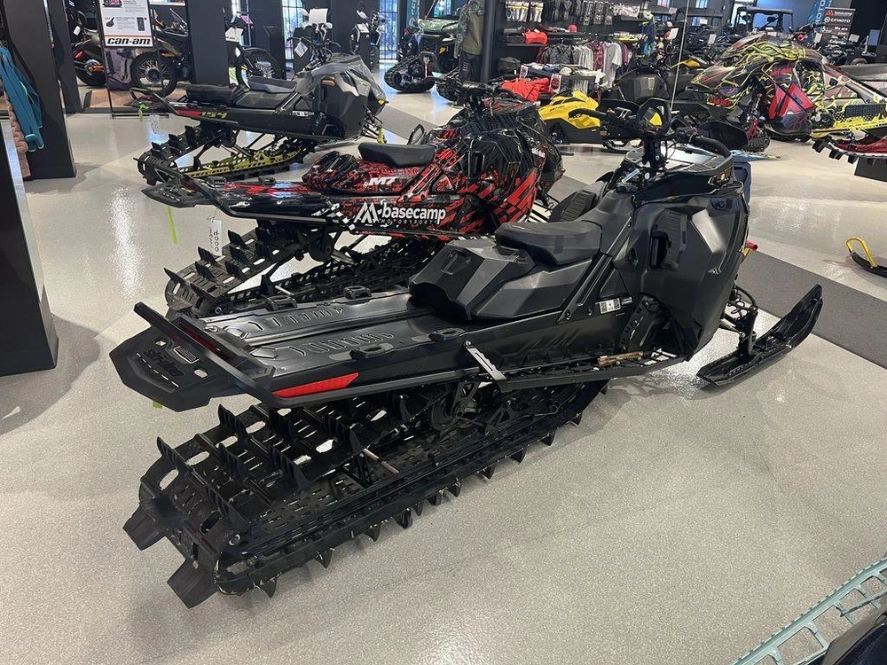 2023 Ski-doo Summit® X® With Expert Package Rotax® 850 E-tec Turbo R 165 H_alt 10.25 In. alt