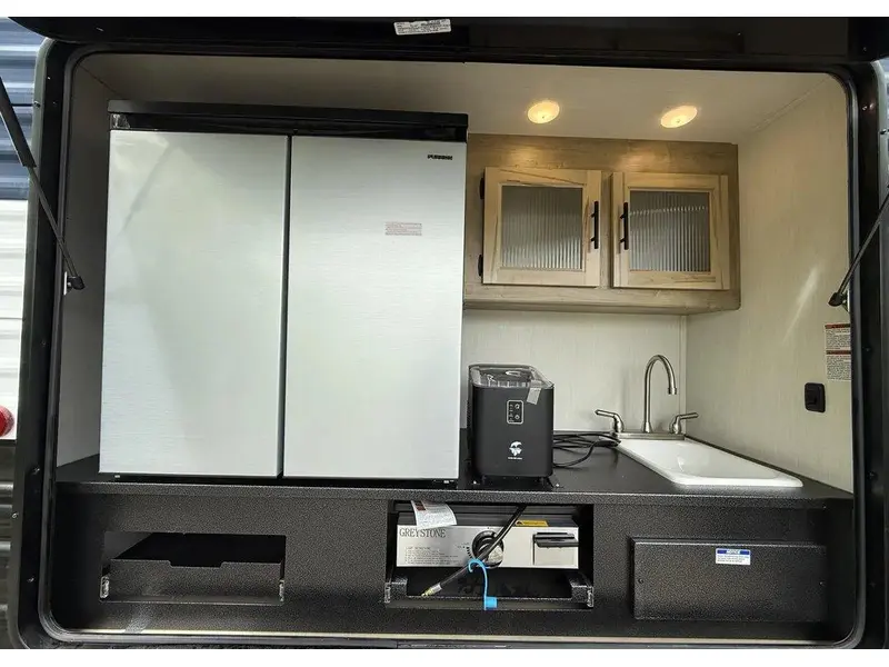 Forest River Wolf Den 304SR 2026