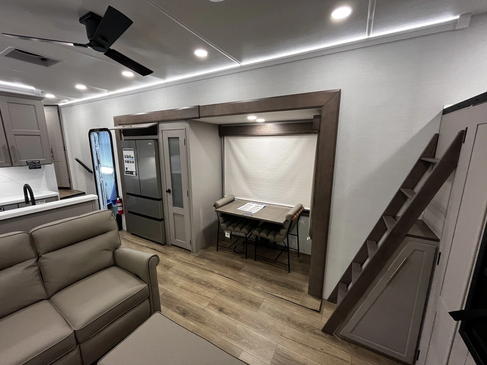 2026 Alliance Rv Paradigm 395ds alt