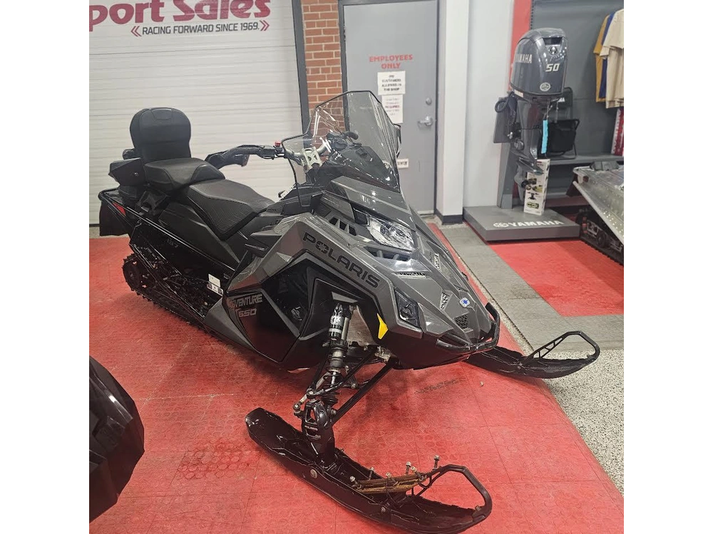 2025 Polaris 650 Indy Adventure 137 alt