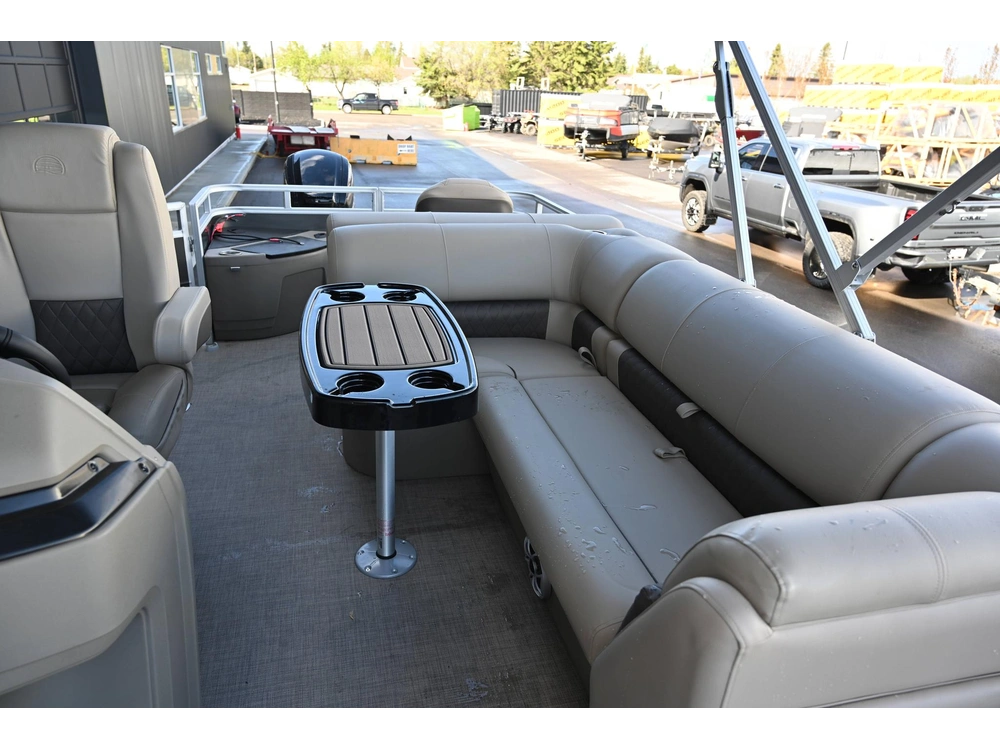 2025 Sun Tracker Fishin Barge 20 alt