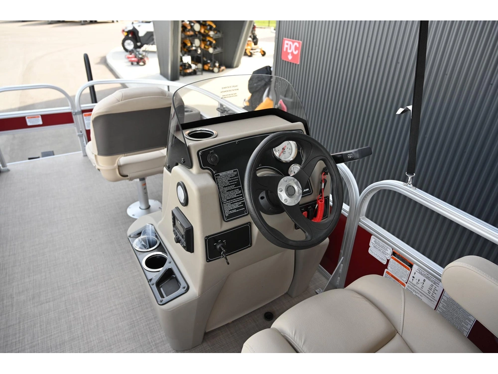 2025 Sun Tracker Bass Buggy 18 alt