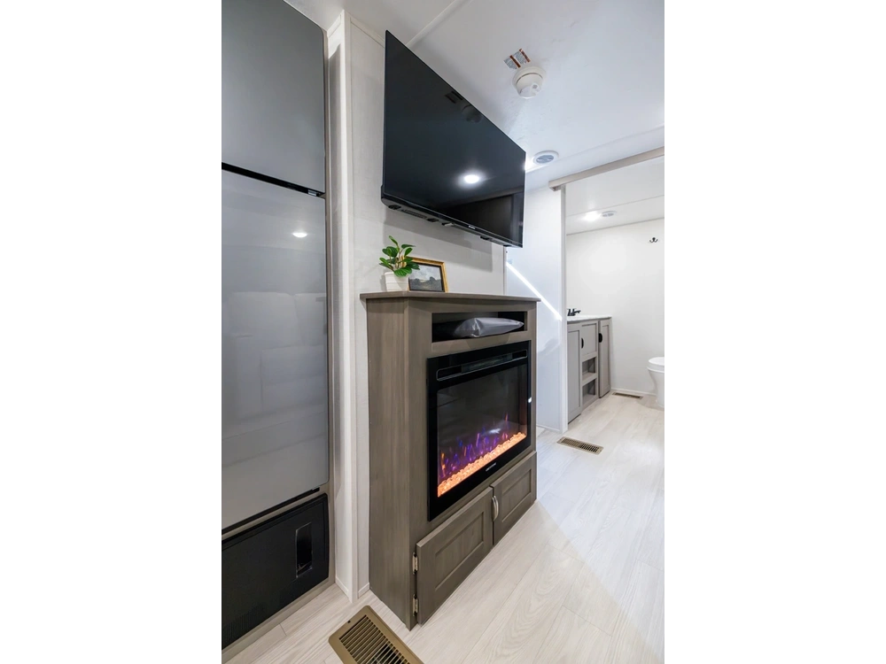 2026 Forest River Viking 25rb alt