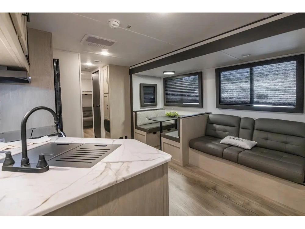 Coachmen Shasta I-5 Edition 530bqb 2026 alt