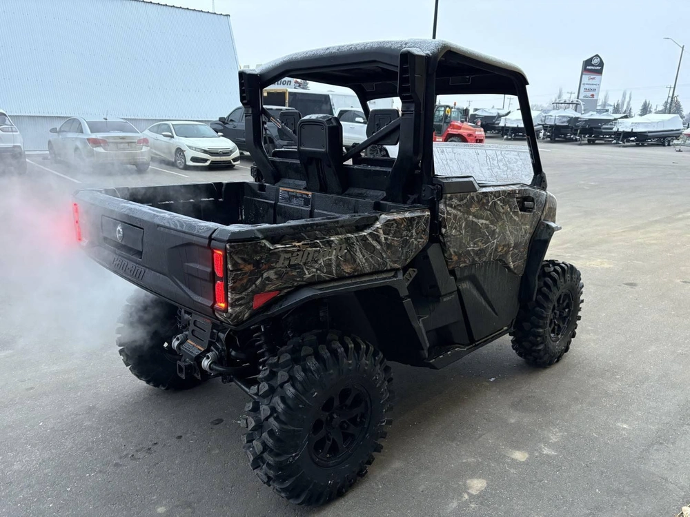 2026 Can-am Defender X Mr Hd11 With Half Doors alt