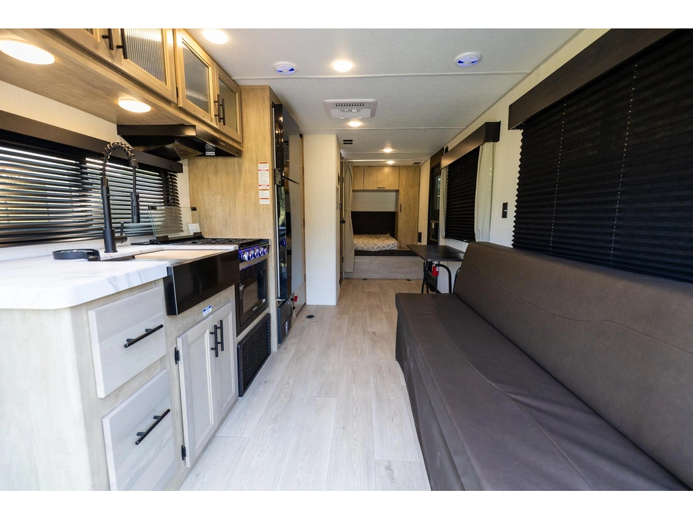 Cherokee 18rr Grey Wolf Cargo 2026 alt