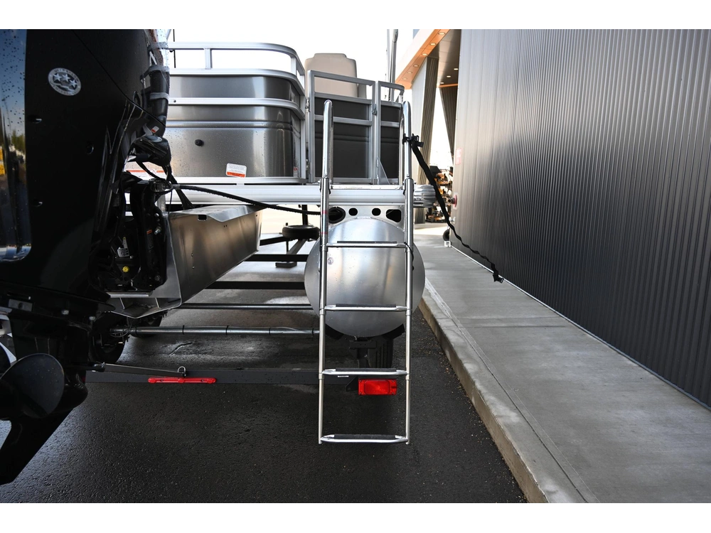 2025 Sun Tracker Fishin Barge 20 alt