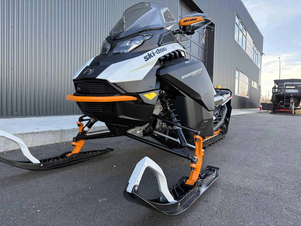 2026 Ski-doo Backcountry Adrenaline (39") 850 E-tec Powdermax 2.0" E.s. -ugtb alt