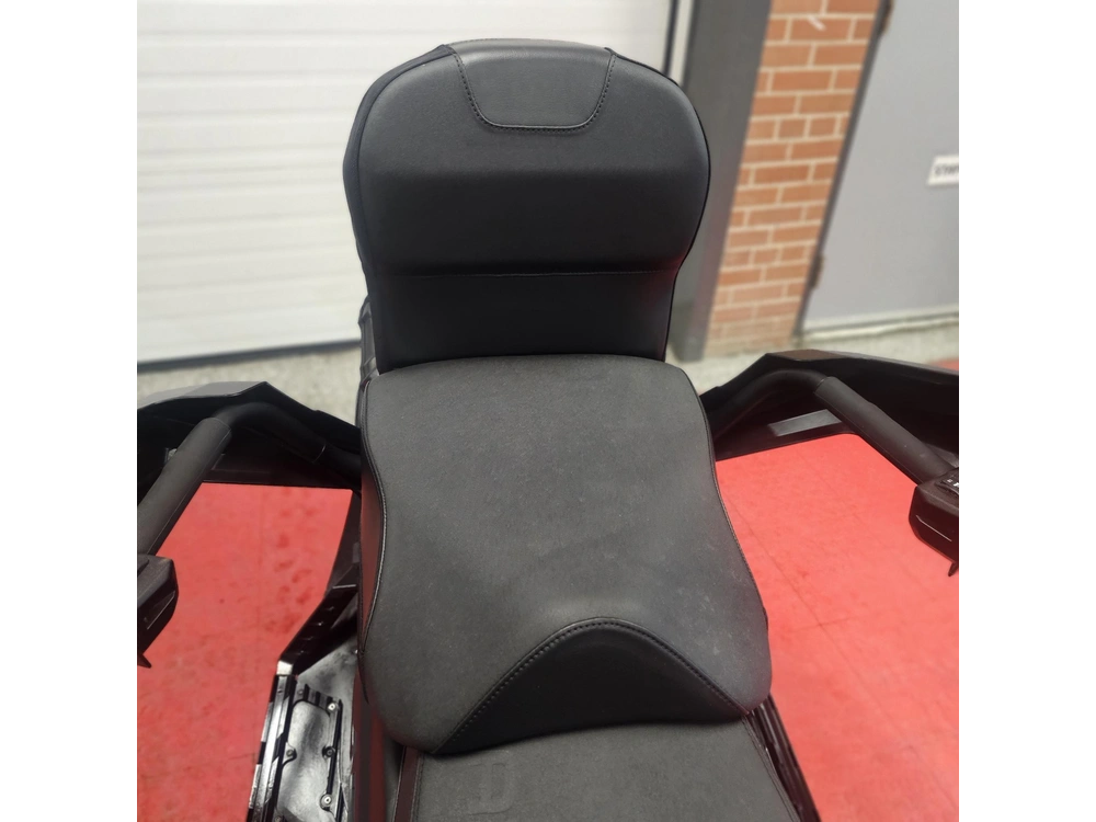 2024 Polaris 650 Indy Adventure 137 alt