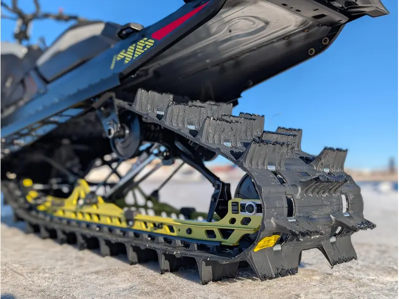 Ski-Doo SUMMIT ADR w/ EDGE Pkg 146 600R E-TEC PowderMax FlexEdge 2.5" SHOT 2026