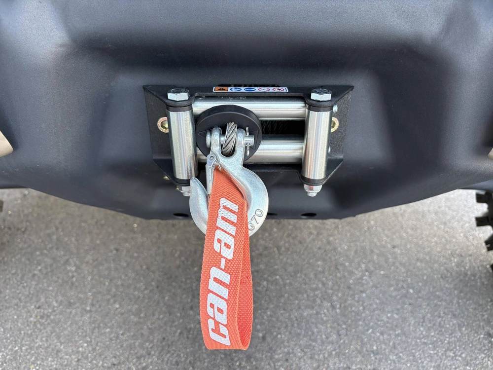 2025 Can-am Defender Max Limited Cab Hd10 6msd alt