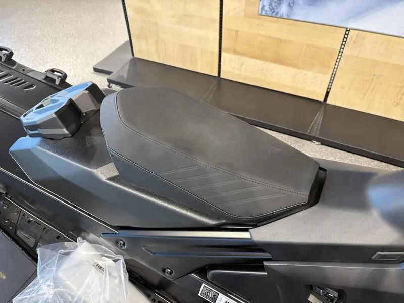 2026 Ski-Doo SUMMIT ADR w/ EDGE Pkg 154 850 E-TEC PowderMax X-Light FlexEdge 3.0" SHOT   -CGTF