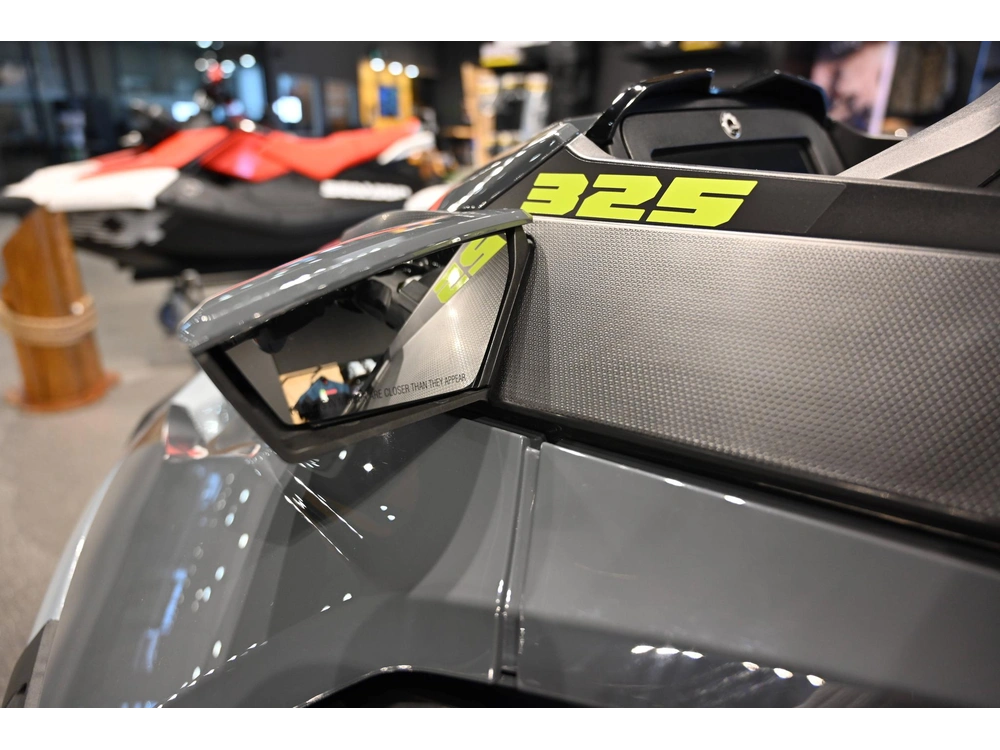 2025 Sea-doo Rxt-x 325 W/sound alt