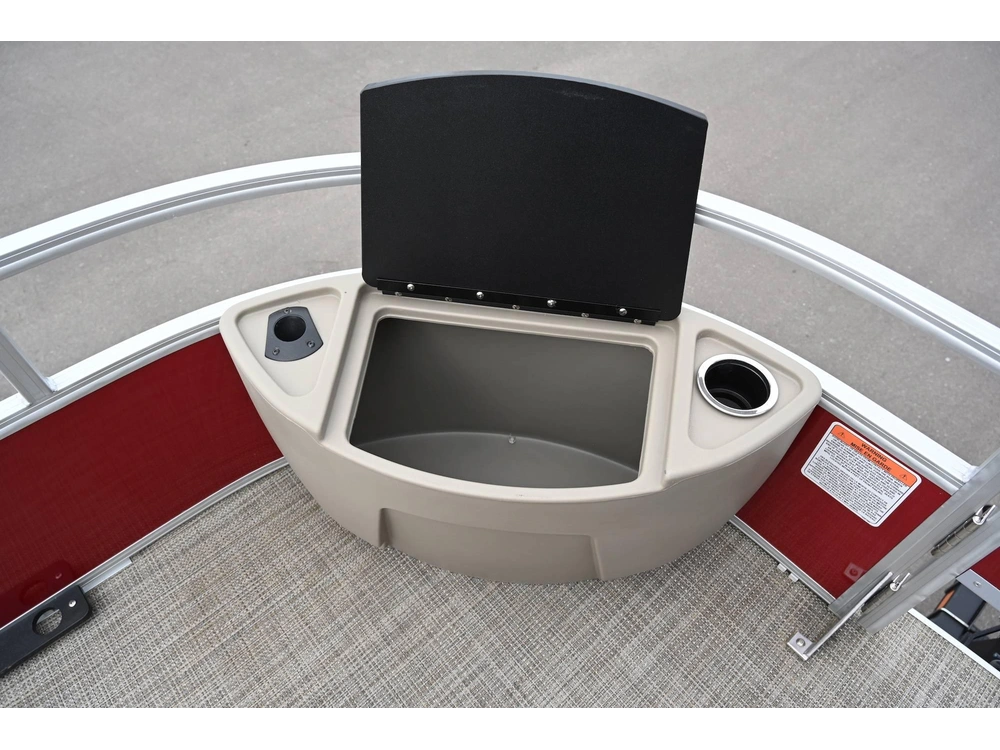 2024 Ranger Reata 200f Red Blk alt