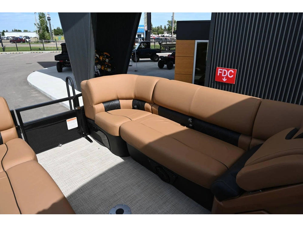 2025 Regency 230 Le3 250 Verado 250l Verado alt