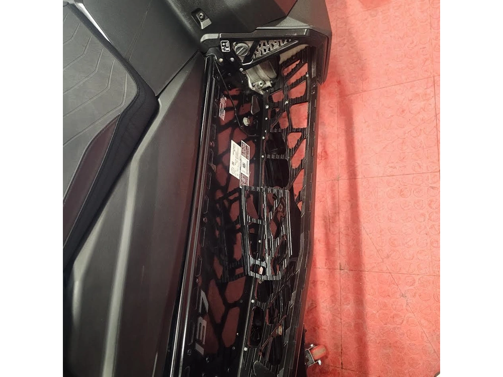 2025 Polaris 650 Indy Adventure 137 alt