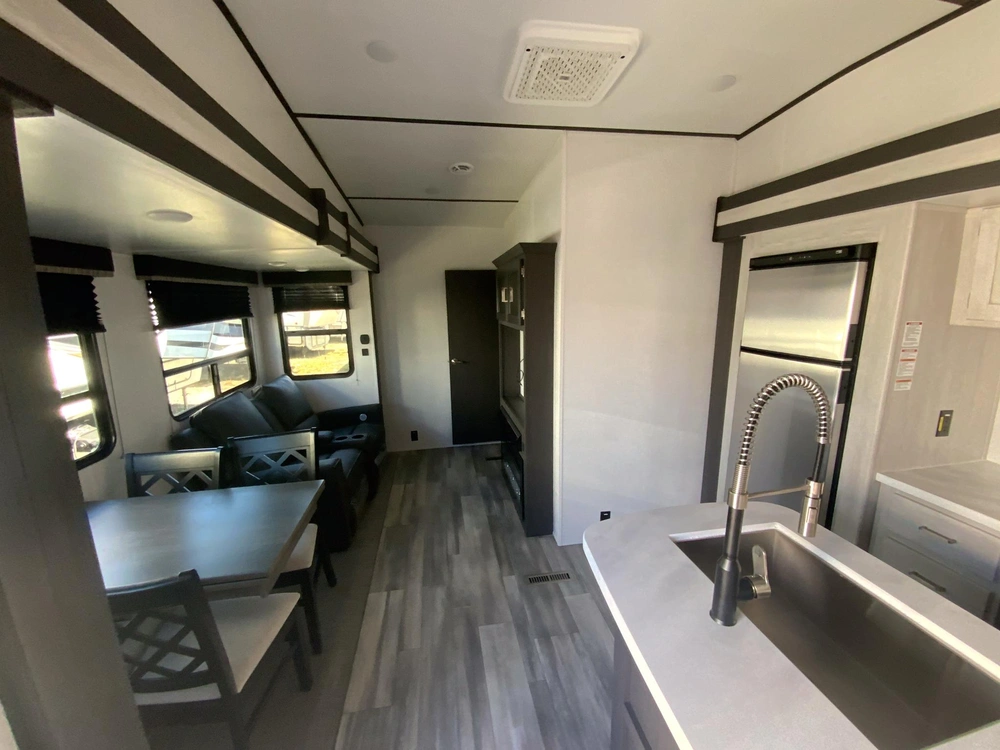 2023 Keystone Rv Sprinter 32 Bh alt