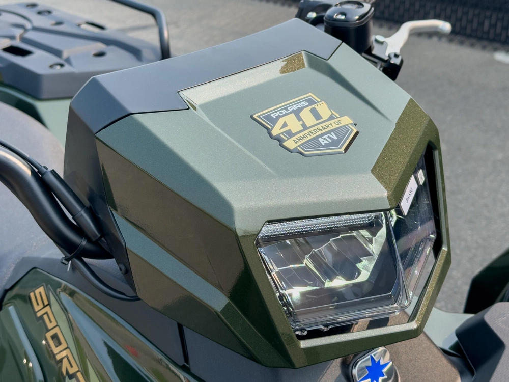 2026 Polaris Sportsman 570 Premium - 40th Anniversary Edition Treeline Green Metallic alt