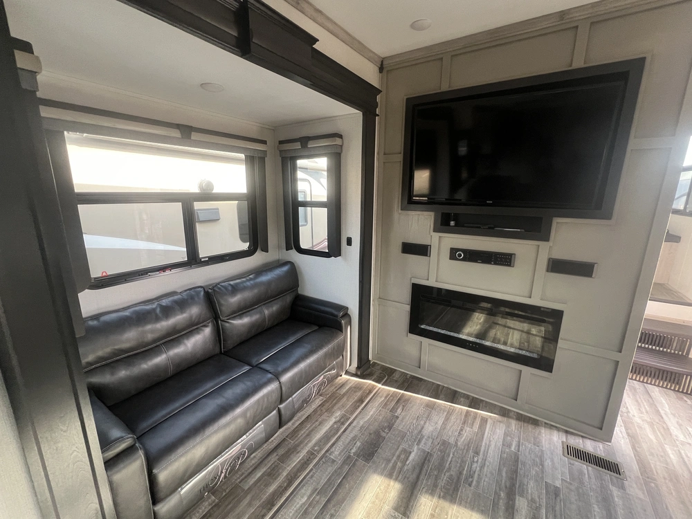 2022 Keystone Rv Alpine 3910rk alt
