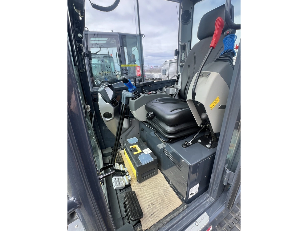 2026 Sunward Swe35uf Cab alt