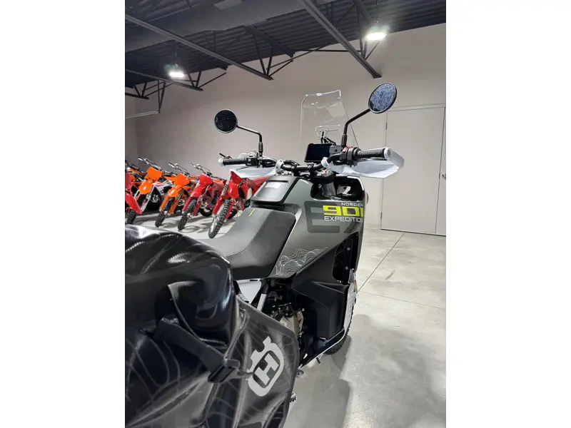 2027 Husqvarna NORDEN 901 EXPEDITIO