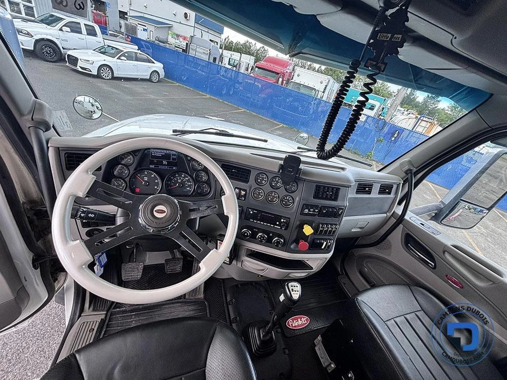 Peterbilt 567 2022 alt